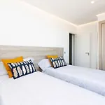 Ocean Garden Penthouse 1002 דירה